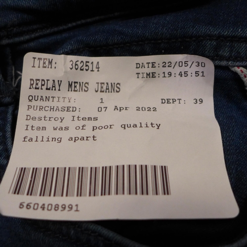 3252 - 2 Pairs of jeans, mixed sizes and styles, including Replay * this lot is subject to VAT