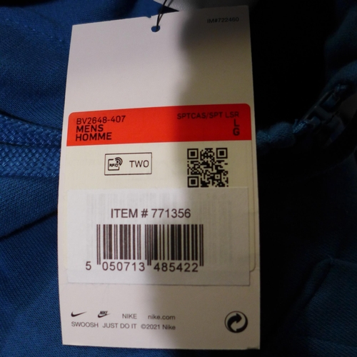 3256 - Men's Nike branded clothing, including T-shirts & a hoodie (various sizes) * this lot is subject to ... 