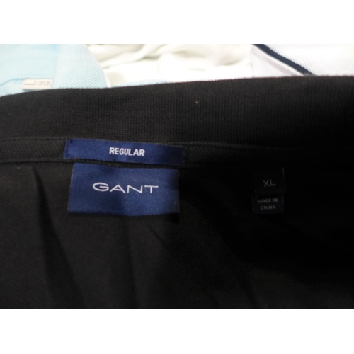 3257 - Bag of men's Gant & Penguin polo T-shirts, mixture of sizes, colours * this lot is subject to VAT