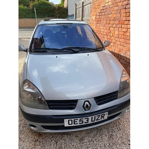 2417 - Silver 2004 Renault Clio Dynamique 16V 3 Door Hatchback - 0E53 UZER - odometer reading 122,800