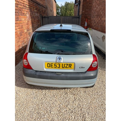 2417 - Silver 2004 Renault Clio Dynamique 16V 3 Door Hatchback - 0E53 UZER - odometer reading 122,800