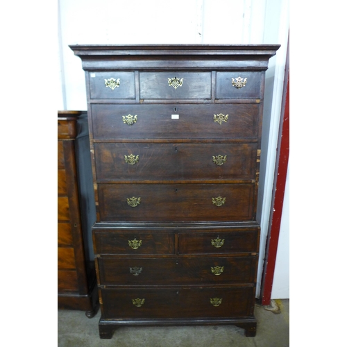 117 - A George III oak chest on chest