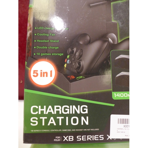 3086 - 5 in 1 charging station for XBox Series X