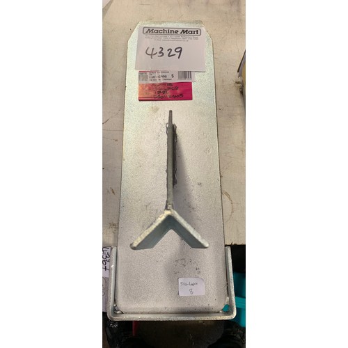 2014 - Acro prop strong boy reinforcement stand - MM4329 - sold as scrap * this lot is subject to VAT