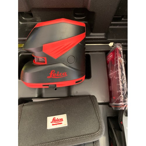 2019 - Leica Geosystems Cross line surveyor's laser level in box - MM4328 - sold as scrap * this lot is sub... 