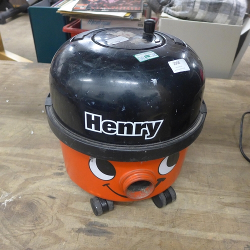 2068 - Nuvac Henry vacuum cleaner body - W