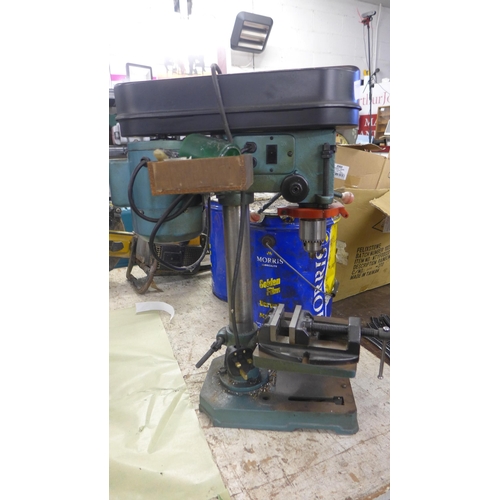 2088 - Clarke CDPSDC pillar drill with drill bits & machine vice