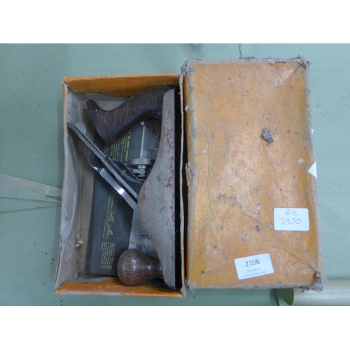 2106 - Stanley no. 4 wood plane in original box with instructions