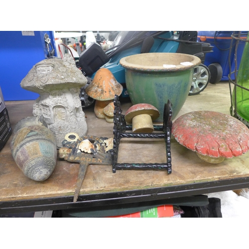 2125 - 4 Stone toadstools, glazed planter and 2 items of cast metal
