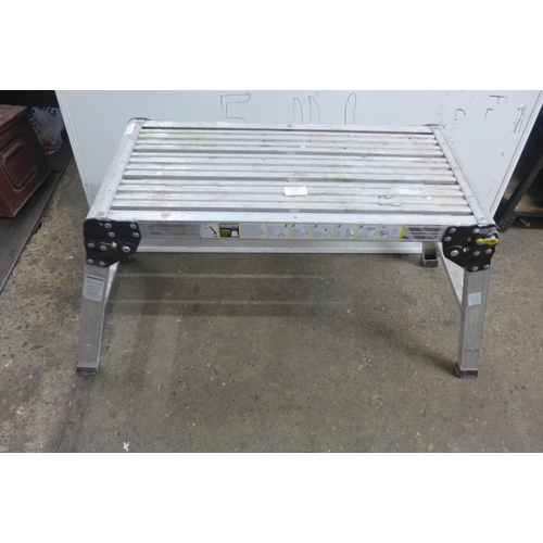 2136 - Folding aluminium platform steps