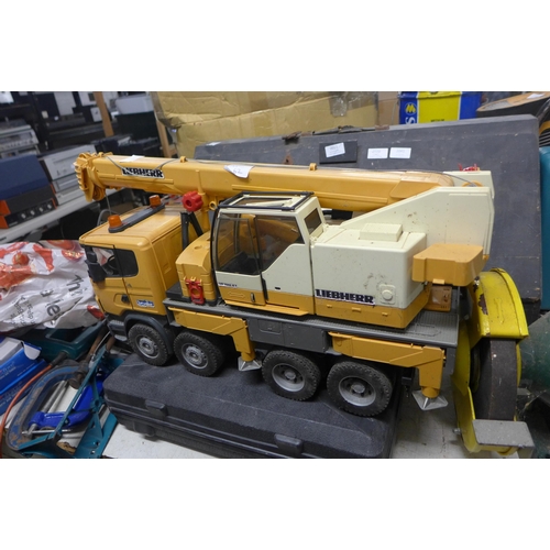 2181 - Large 50cm long Brueler toy digger