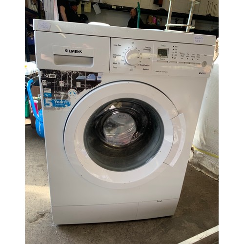 2218 - A Siemens IQ300 washing machine