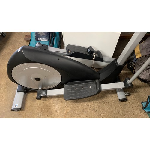 2289 - JTX Fitness Striderx7 cross trainer (very little use)