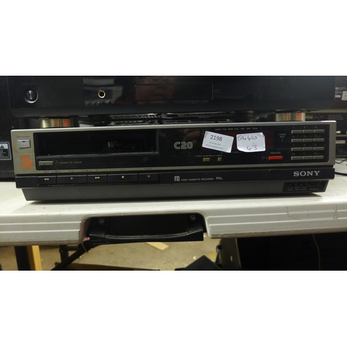 2198 - Sony C20 Betamax video cassette player