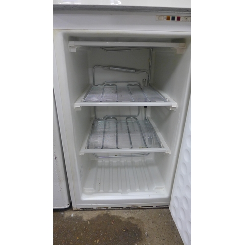 2228 - Bosch Classixx under counter freezer