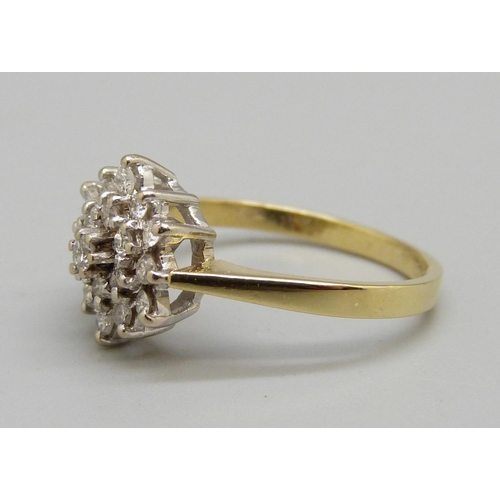 1012 - An 18ct gold and diamond cluster ring, 0.5ct diamond weight, 3.5g, M