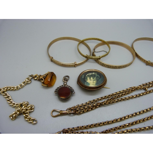 1055 - Vintage jewellery including rolled gold and a silver swivel fob