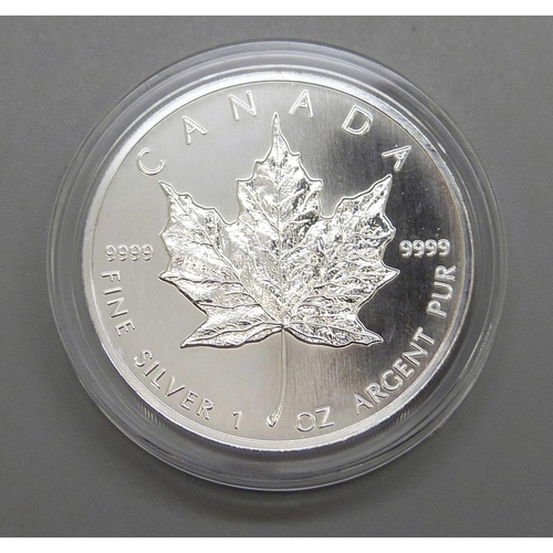 1067 - A 1994 Canada 9999 fine silver 1oz. 5 dollars maple coin