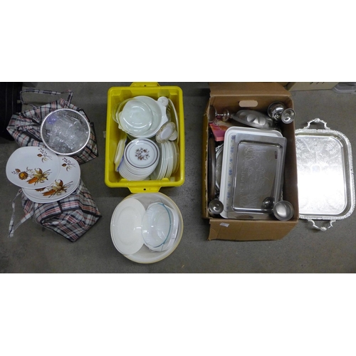 1135 - Plated trays, mixing bowls, glassware, plates, etc. **PLEASE NOTE THIS LOT IS NOT ELIGIBLE FOR POSTI... 