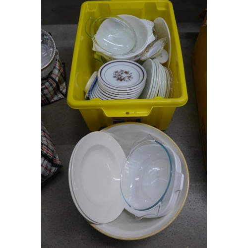 1135 - Plated trays, mixing bowls, glassware, plates, etc. **PLEASE NOTE THIS LOT IS NOT ELIGIBLE FOR POSTI... 