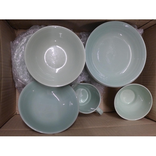 1138 - A collection of Woods Ware Beryl green tableware **PLEASE NOTE THIS LOT IS NOT ELIGIBLE FOR POSTING ... 