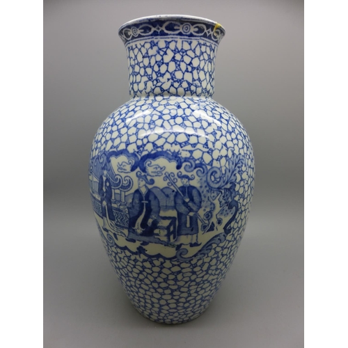 613 - A modern Wm. Adams blue and white vase based on an early English design in the Chinese style, 22cm, ... 