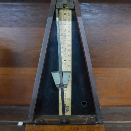 626 - A French Maelzel metronome, registered mark 481-175