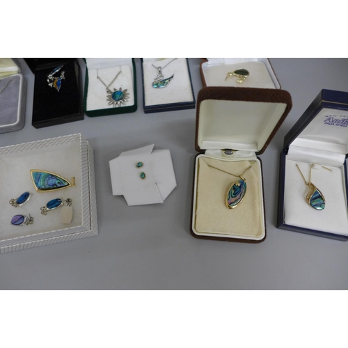 645 - Assorted Paula Shell jewellery