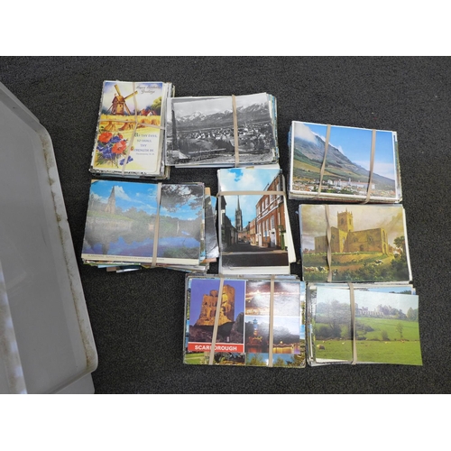 713 - A collection of postcards