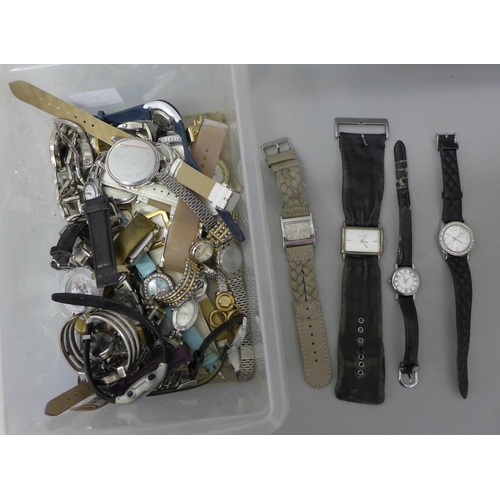 717 - A collection of wristwatches