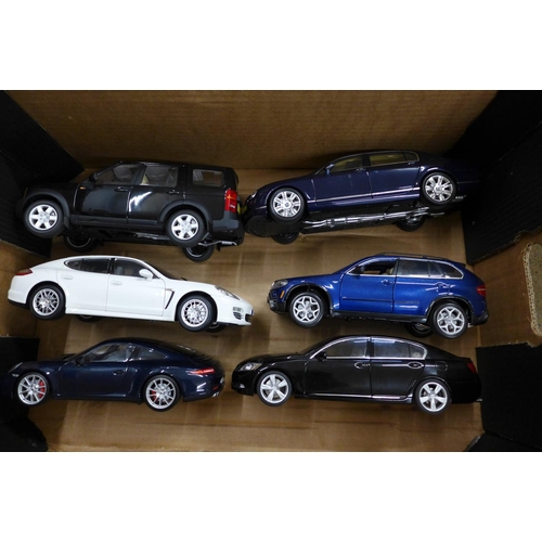 790 - Six 1/18th scale model vehicles