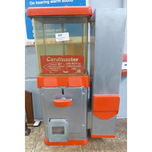 807 - A vintage Cardmaster bubble gum vending machine with 'free card every time'