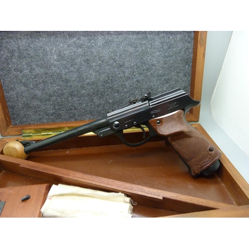 819 - A Walther LP Mod 53 0.177 calibre target shooting pistol, cased