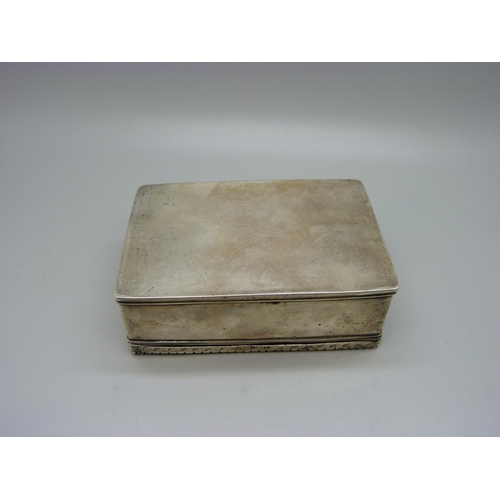 852 - A white metal box with agate set top, total weight 190g, 10.5cm wide