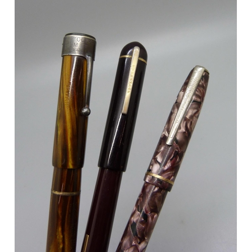 854 - Three ink pens with 14ct gold nibs, Swan Leverless, Conway Stewart 85 and one with associated top ma... 