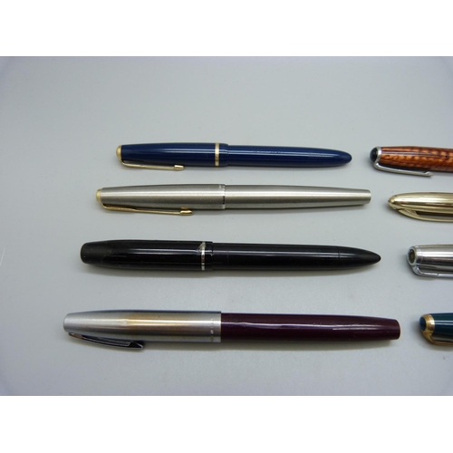 855 - Five fountain pens with 14ct gold nibs, three Parker, one Sheaffer and one Blackbird, and three othe... 