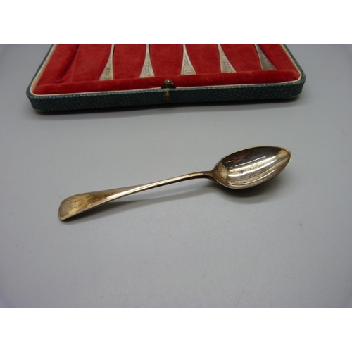 878 - A set of six silver spoons, British Hall Marks, 1935 Jubilee, cased with certificate, 95g