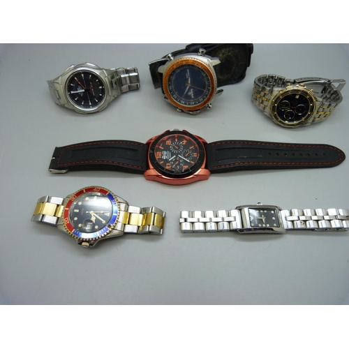 896 - A collection of wristwatches