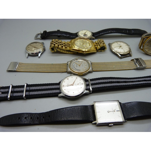 897 - A collection of wristwatches