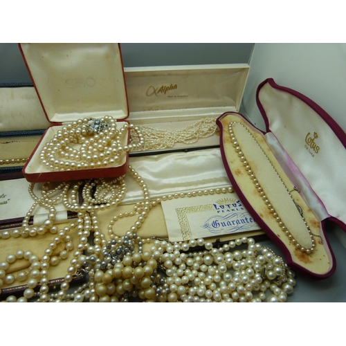 908 - Assorted pearls including silver mounted