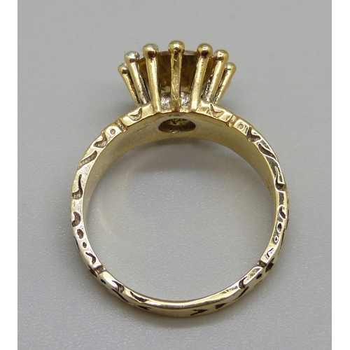 925 - A silver gilt and citrine solitaire ring, U