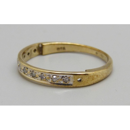 932 - A 9ct gold ten stone diamond ring, 2g, Q