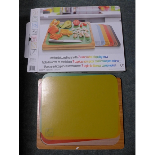 3104 - Bamboo Cutting Board with mats (262-593/906)  * This lot is subject to vat