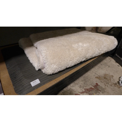 3141 - Charisma Bath Runner 24  X 60cm and Comfort Air Pu Kitchen Mat (Damaged) (265-281, 286) *This lot is... 
