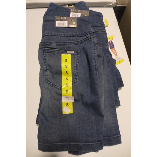 3143 - Women's S.C. & Co. small denim skirts * this lot is subject to VAT