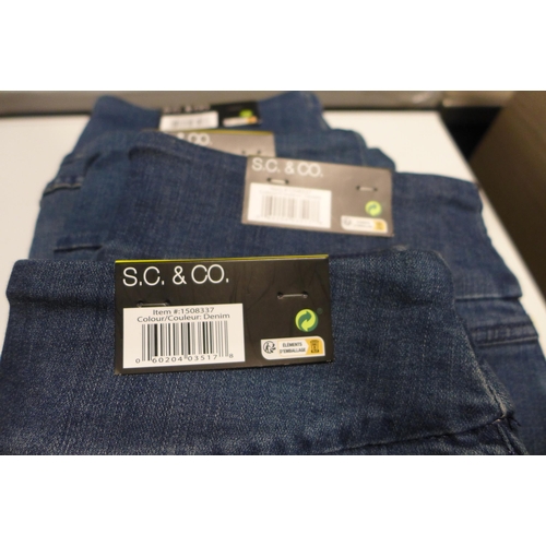 3143 - Women's S.C. & Co. small denim skirts * this lot is subject to VAT