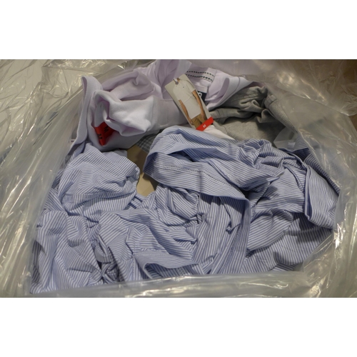 3189 - Men's Jach's & Kirkland Signature collared shirts, mixture of sizes, styles and colours * this lot i... 