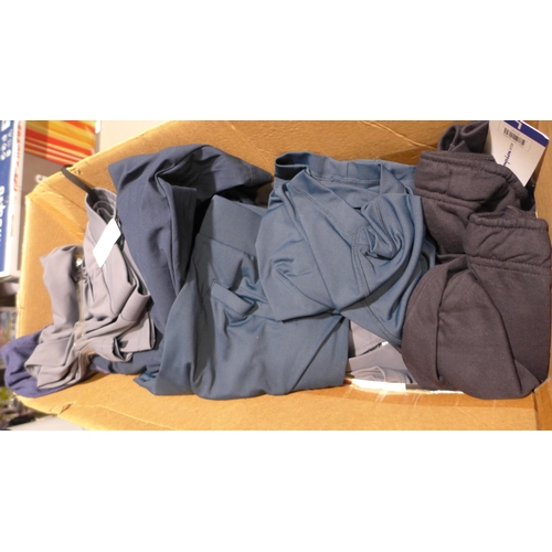 3193 - Men's 32°C Cool Performance shorts - various sizes and colours * this lot is subject to VAT