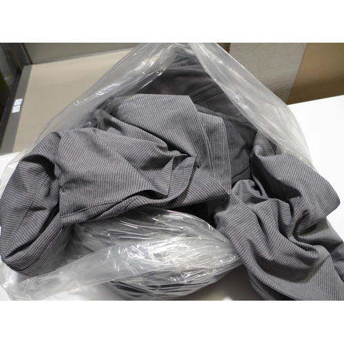 3196 - Bag of men's grey Hang Ten stretch shorts, mainly size 38 (approx. 10 pairs) * this lot is subject t... 