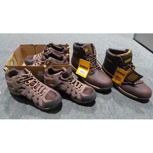 3263 - Box of men's odd sized/single shoes, including Columbia walking boots & DeWalt steel toe capped boot... 